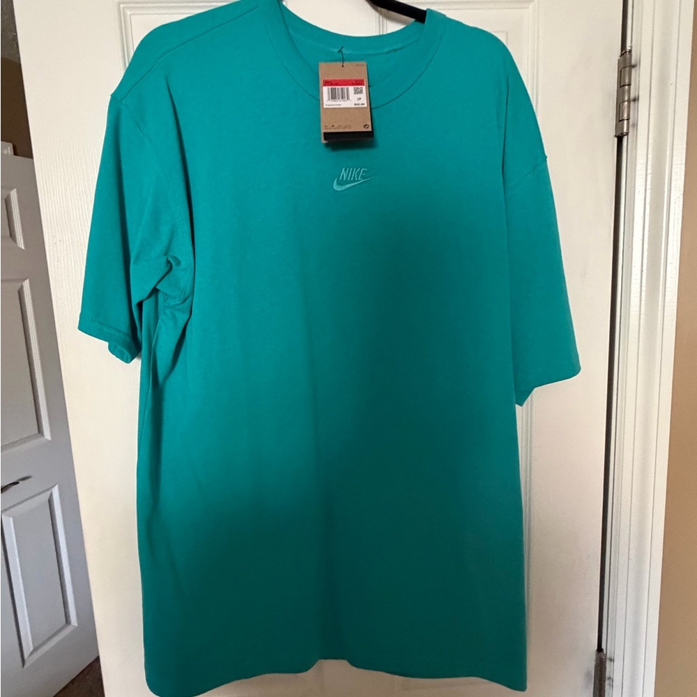 Nike Men's Aqua Short Sleeve Tee